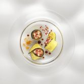 Rouleaux de courgette au Neufchâtel, mendiant de fruits secs