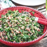 Salade de quinoa aux herbes fraîches façon taboulé libanais